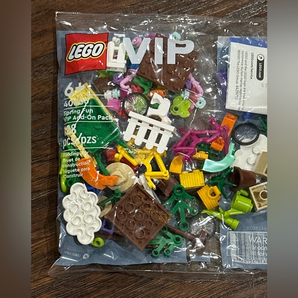 Lego VIP Spring Fun VIP Add-On Pack - Picture 2 of 4